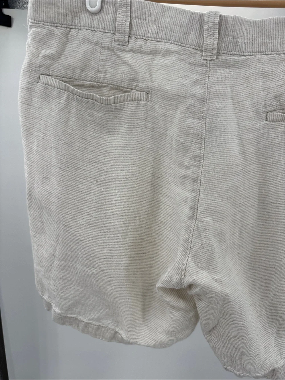 J. Crew Men's Cream Textured Flat-Front Shorts 100% linen 34 preppy summer
